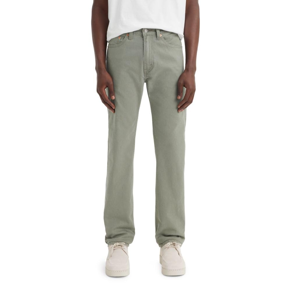 Front fly and rivet detail on the men's 505 regular fit jeans