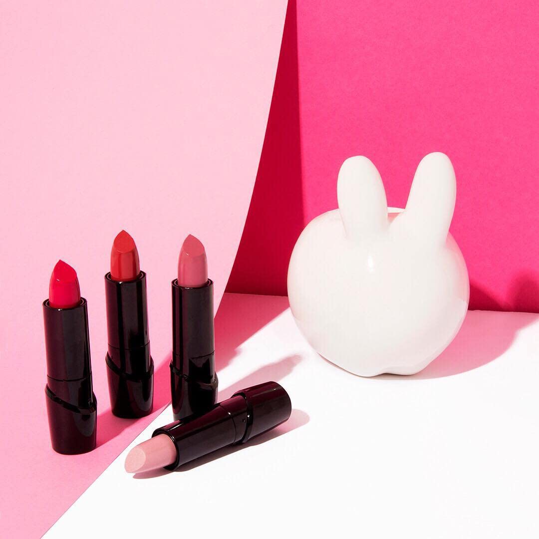 wet n wild Silk Finish Lipstick, Hydrating Rich Buildable Lip Color, Formulated with Vitamins A,E, & Macadamia for Ultimate Hydration, Cruelty-Free & Vegan - A Short Affair Jansha Store