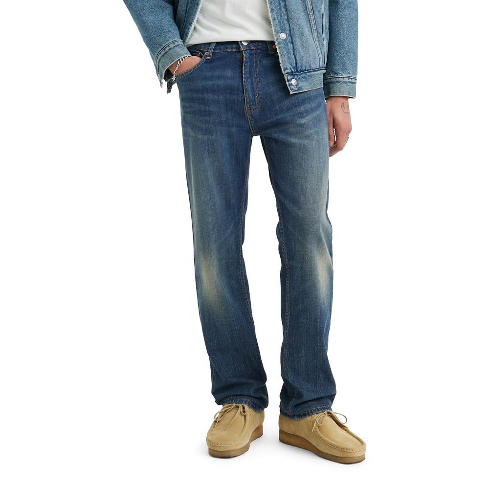 Men's 505 jeans waistband and belt loop close-up