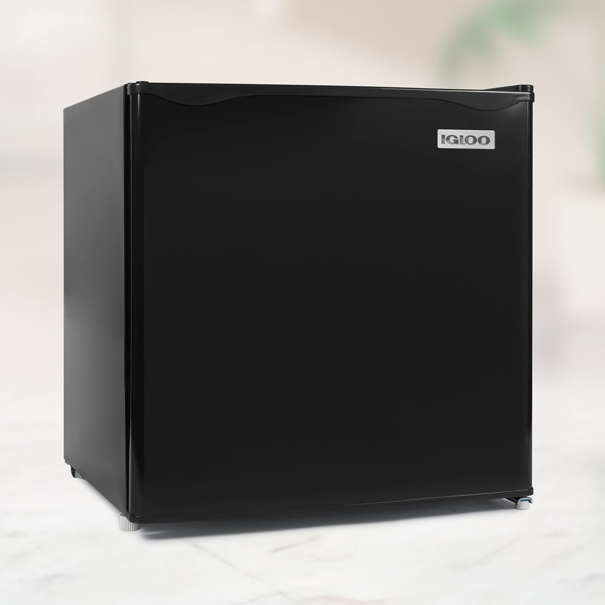 Igloo 3.2 Cu.Ft. Mini Fridge with Freezer - Single Door Compact Refrigerator with Glass Shelves for Homes, Dorms & Offices- Keep Snacks, Drinks & Frozen Foods Cool with Temperature Control Mini Fridge Jansha Store
