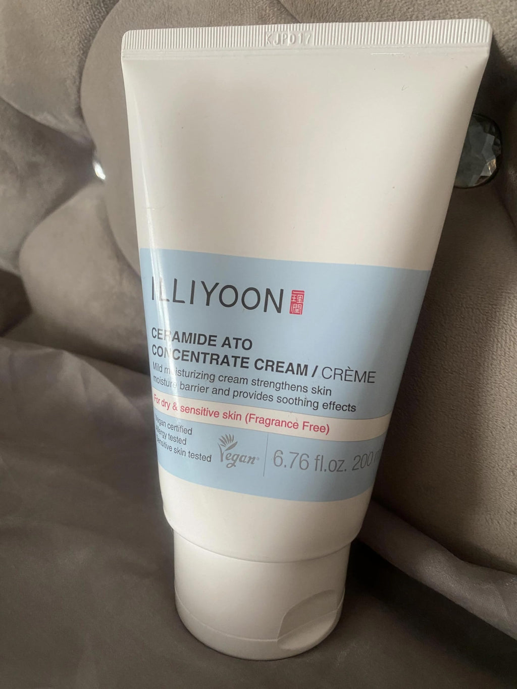 Illiyoon Ceramide Ato Lotion | Lightweight Moisturizer for Dry & Sensitive Skin, Barrier Repair for Face and Body, Mild for Babies, Vegan Certified, Korean Skincare, 2.29 fl.oz. Jansha Store