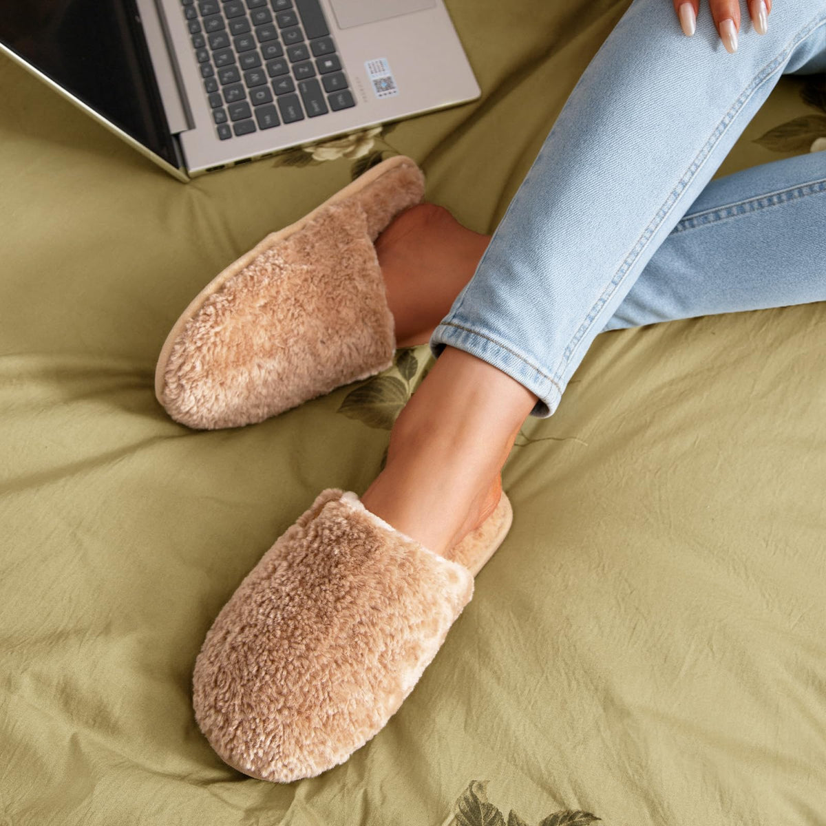 EverFoams Women's Fuzzy Slippers Warm Cozy Memory Foam Indoor House Shoes Jansha Store