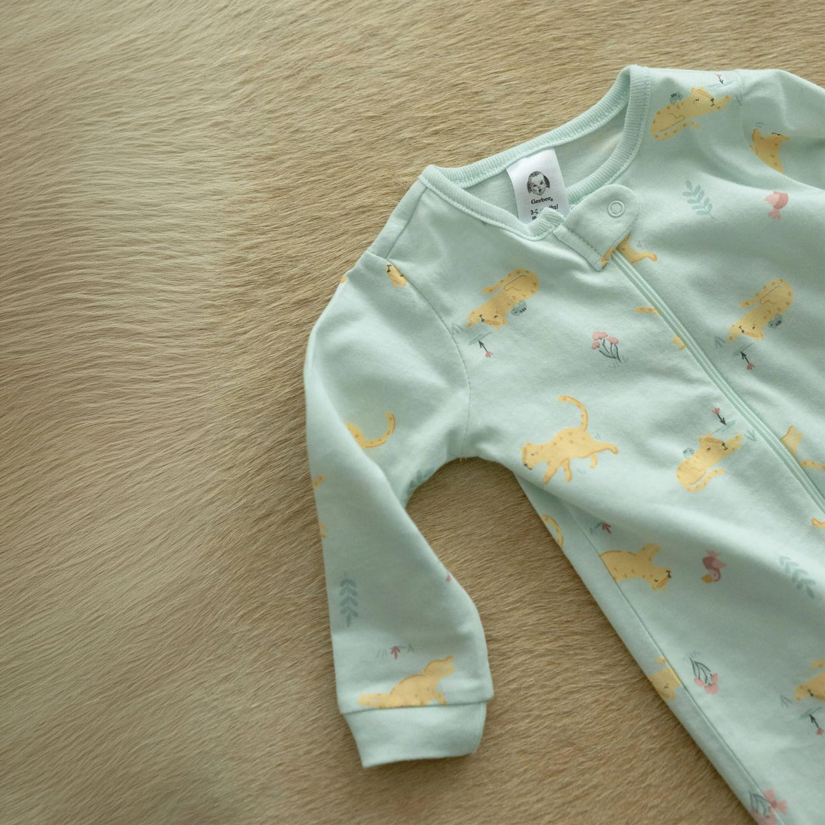 Gerber Baby Girls 4-Pack Sleep 'N Play Footie Jansha Store
