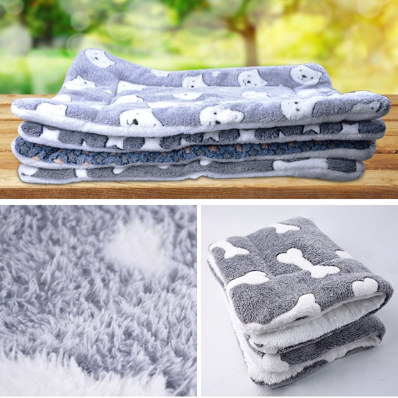Pet Blanket Dog Bed Cat Mat Flannel Thickened Accessories Keep Warm In Winter Sleeping For Sofa Cushion Home Rug Supplies CAN