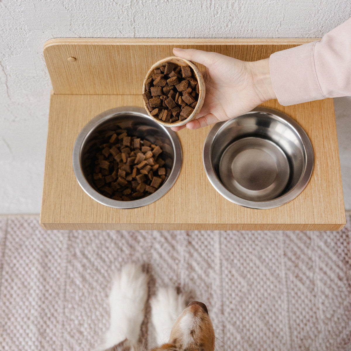 Hanging wooden dog feeder with wall protection, Floating raised dog bowls Valiai